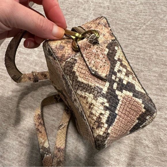 Madewell Leather Embossed Snakeskin Transport Camera Crossbody Bag NWOT #MW1 - Picture 6 of 17